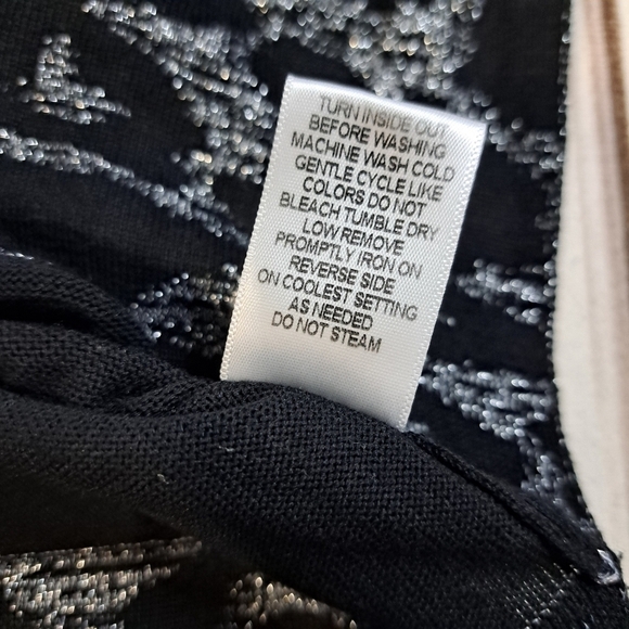 Adrienne Vittadini Size XL Sweater With Metallic Animal Print - Picture 7 of 8